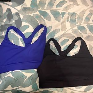 Athleta Sports Bra size M quantity 2